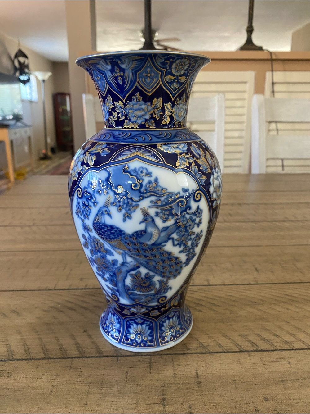 Kaiser west Germany Stunning vase.